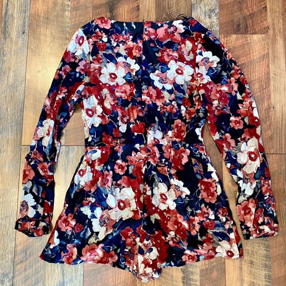 ONE CLOTHING Los Angeles Floral Long Sleeve Romper - Picture 5 of 5